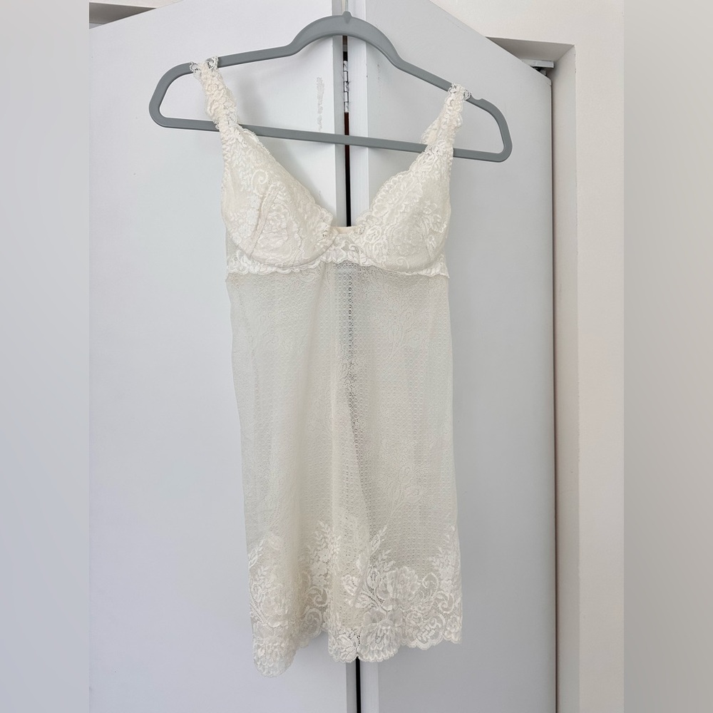 La Perla Elegant Cream Lace Chemise - Picture 9 of 16